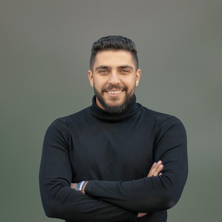 Portrait of Maya Patel meditation instructor